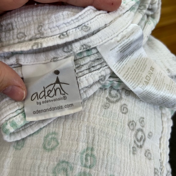 Aden & Anais green and grey swirl print muslin swaddle infant blanket - Picture 2 of 2